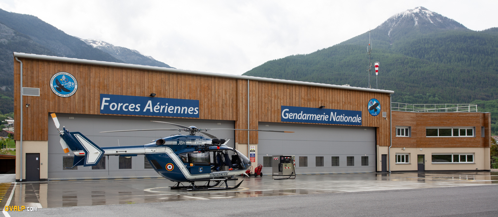 Choucas 05 EC145 hélistation DZ DAG Briançon