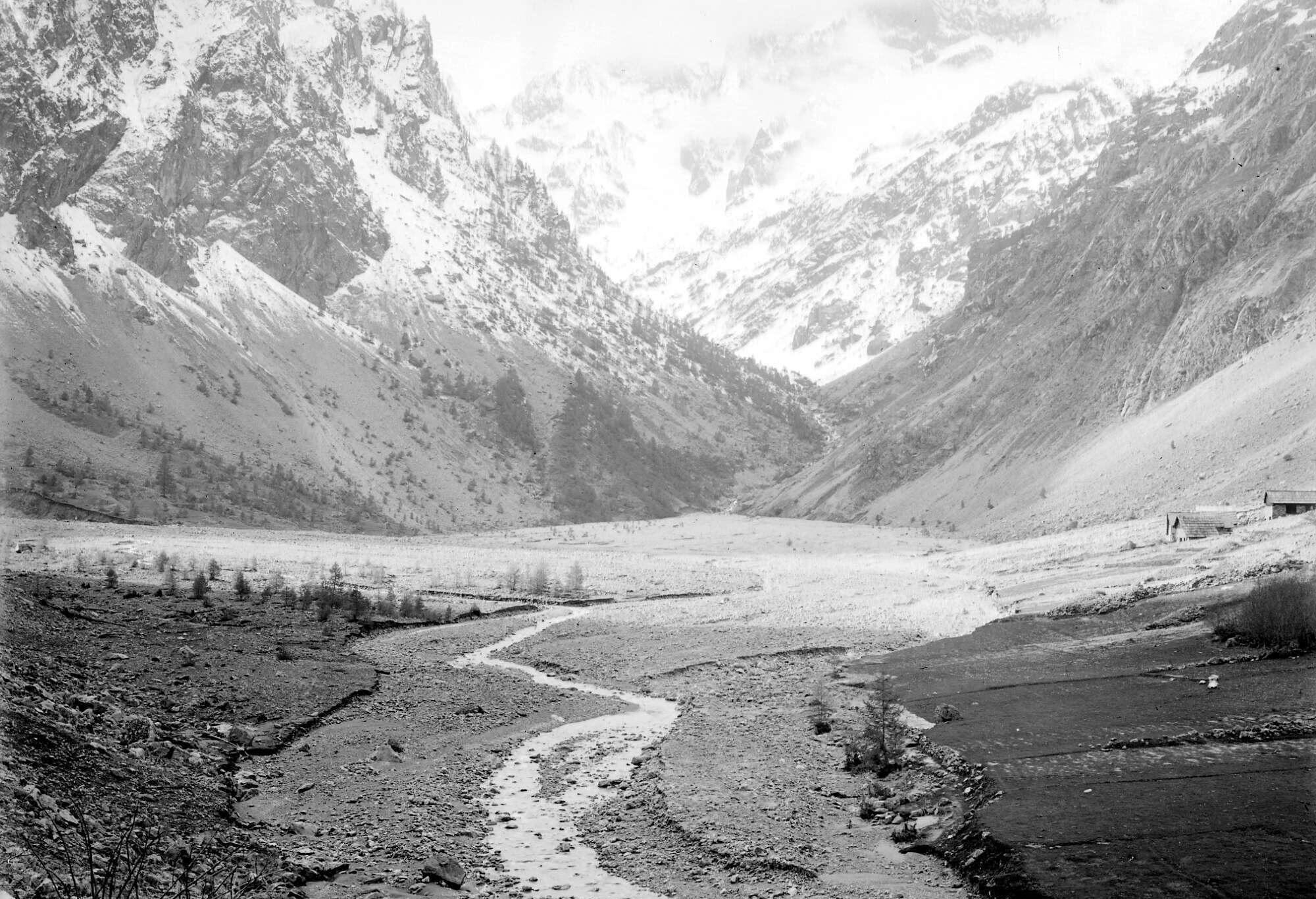 https://archives.hautes-alpes.fr/ Entraigues