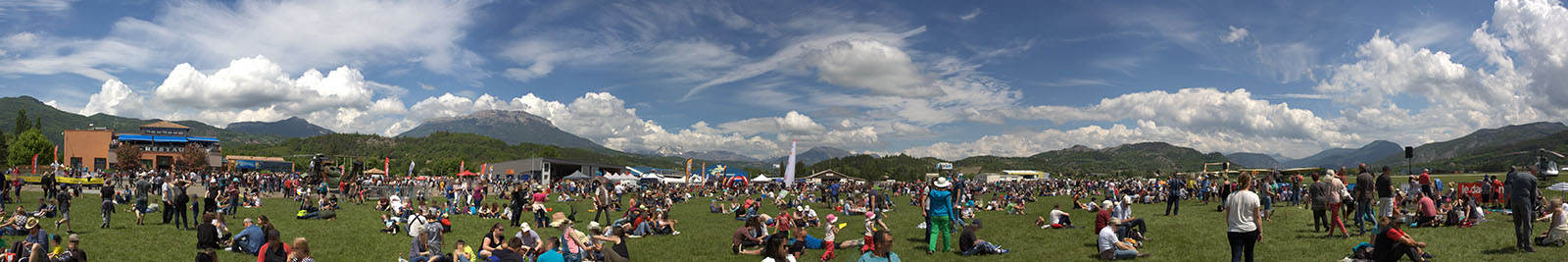 pano Meeting aérien Gap Tallard foule